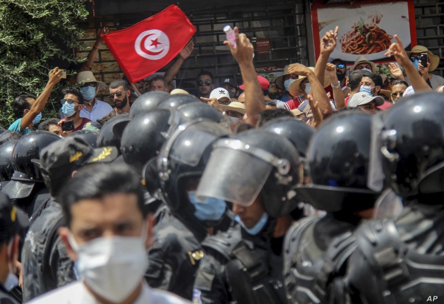 الازمة في تونس… قبل أن يتسع الخرق على الراتق
