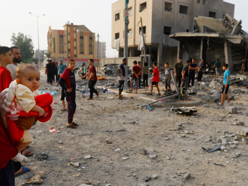 عشرات الشهداء والجرحى في قصف إسرائيلي عنيف على منازل مأهولة في غزة ورفح