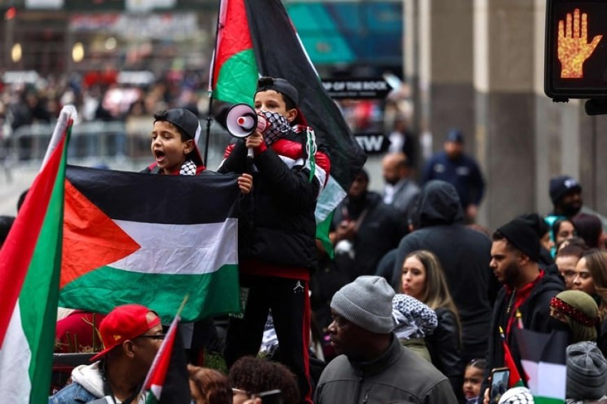 متظاهرون يحاصرون منزل وزير الدفاع الأمريكي ومظاهرات غاضبة بنيويورك ضد العدوان الإسرائيلي على غزة