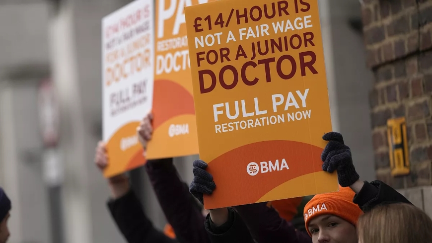 موسم ساخن لإضراب الأطباء الشباب مع بداية فصل الشتاء