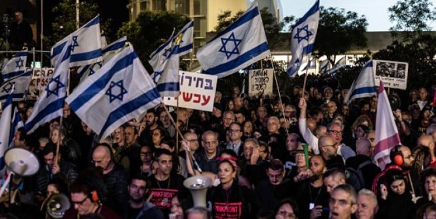 الشرطة الإسرائيلية تفرّق تظاهرة تطالب باستقالة حكومة نتنياهو