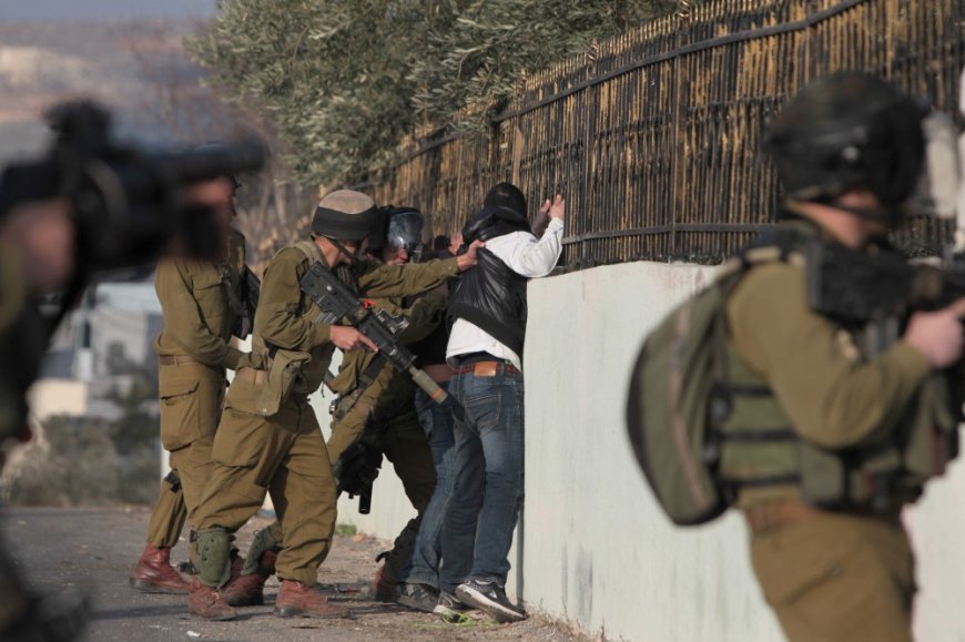 العدو الصهيوني يشن حملة اعتقالات مترافقة مع اعتداءات للمستوطنين في الضفة