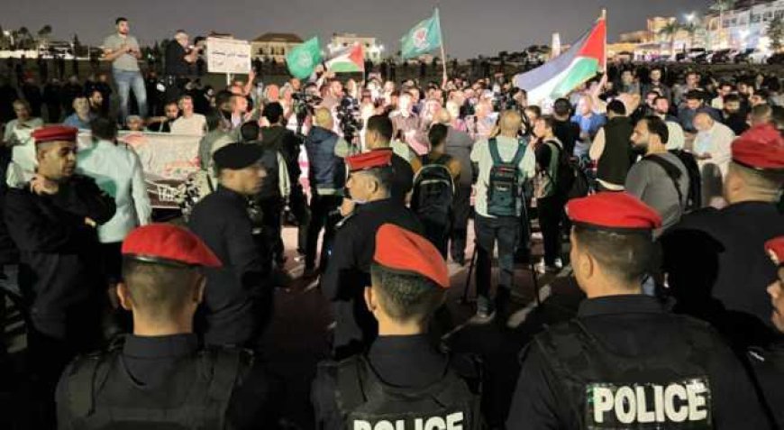 "وقفة غضب" أردنية رفضا للجسر البري الرابط بكيان الاحتلال