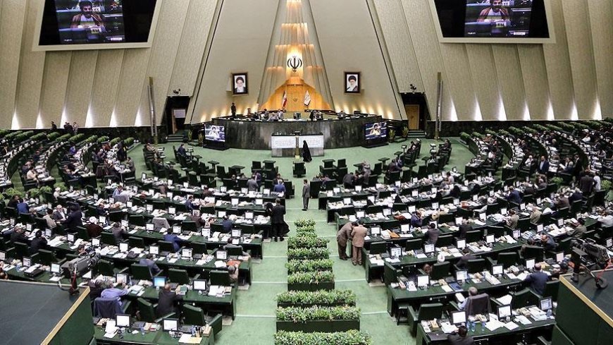 1700 إمرأة ايرانية ينافسن الرجال في الانتخابات النيابية