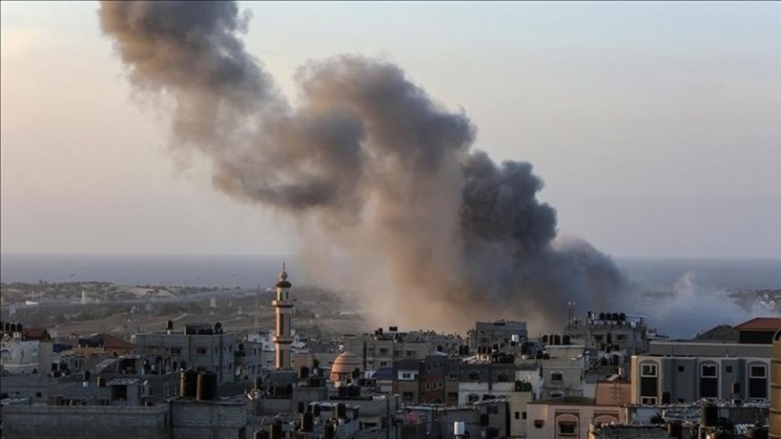 غارات إسرائيلية عنيفة على منازل المدنيين وسط وجنوبي قطاع غزة
