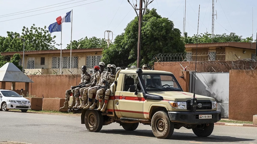 مع اقتراب سحب قواتها.. فرنسا تعتزم إغلاق سفارتها في النيجر
