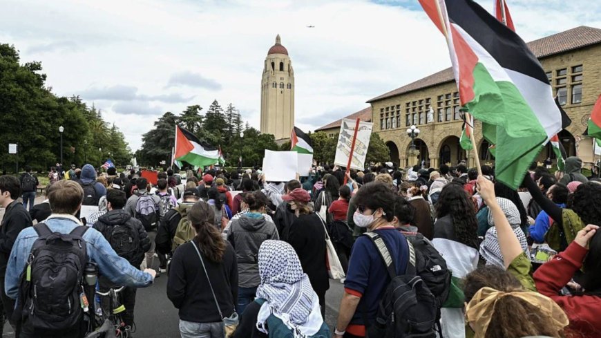 بجامعة ستانفورد.. مئات الطلاب يغادرون حفل تخرج تضامنا مع غزة