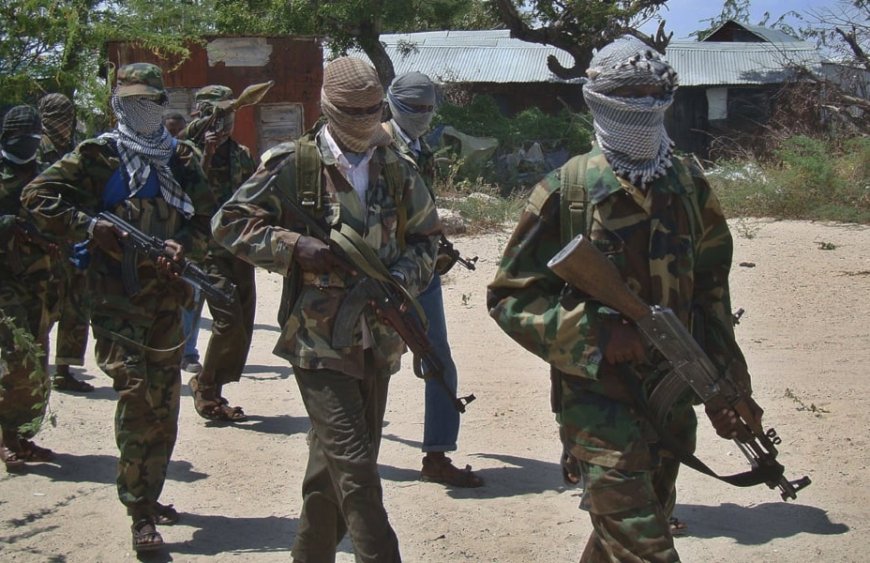 حركة "الشباب" تتبنى الهجوم الانتحاري على قاعدة للبعثة الأفريقية بالصومال