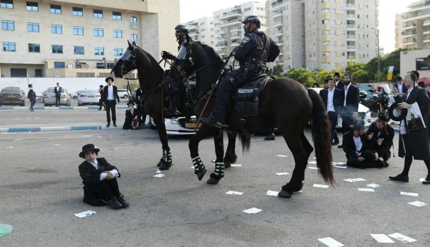 احتجاجاً على استدعاء المئات منهم للتجنيد.. "الحريديم" يتصادمون مع الشرطة الإسرائيلية