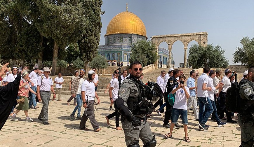 عشرات المستوطنين المحتلين يقتحمون المسجد الأقصى